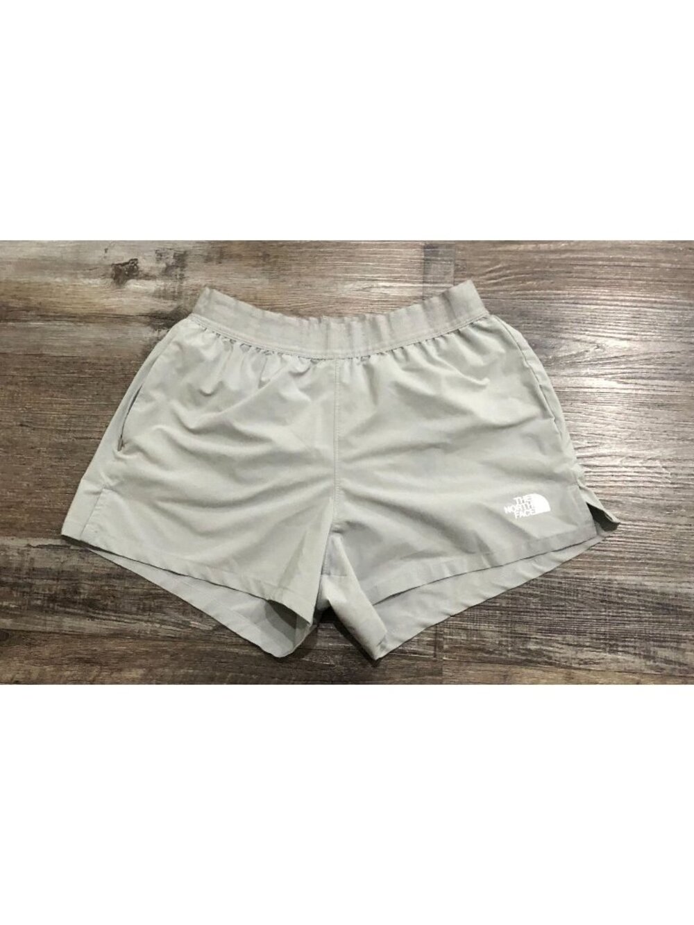 The North Face Womens XS Gray Wander Shorts Side Zip Pocket